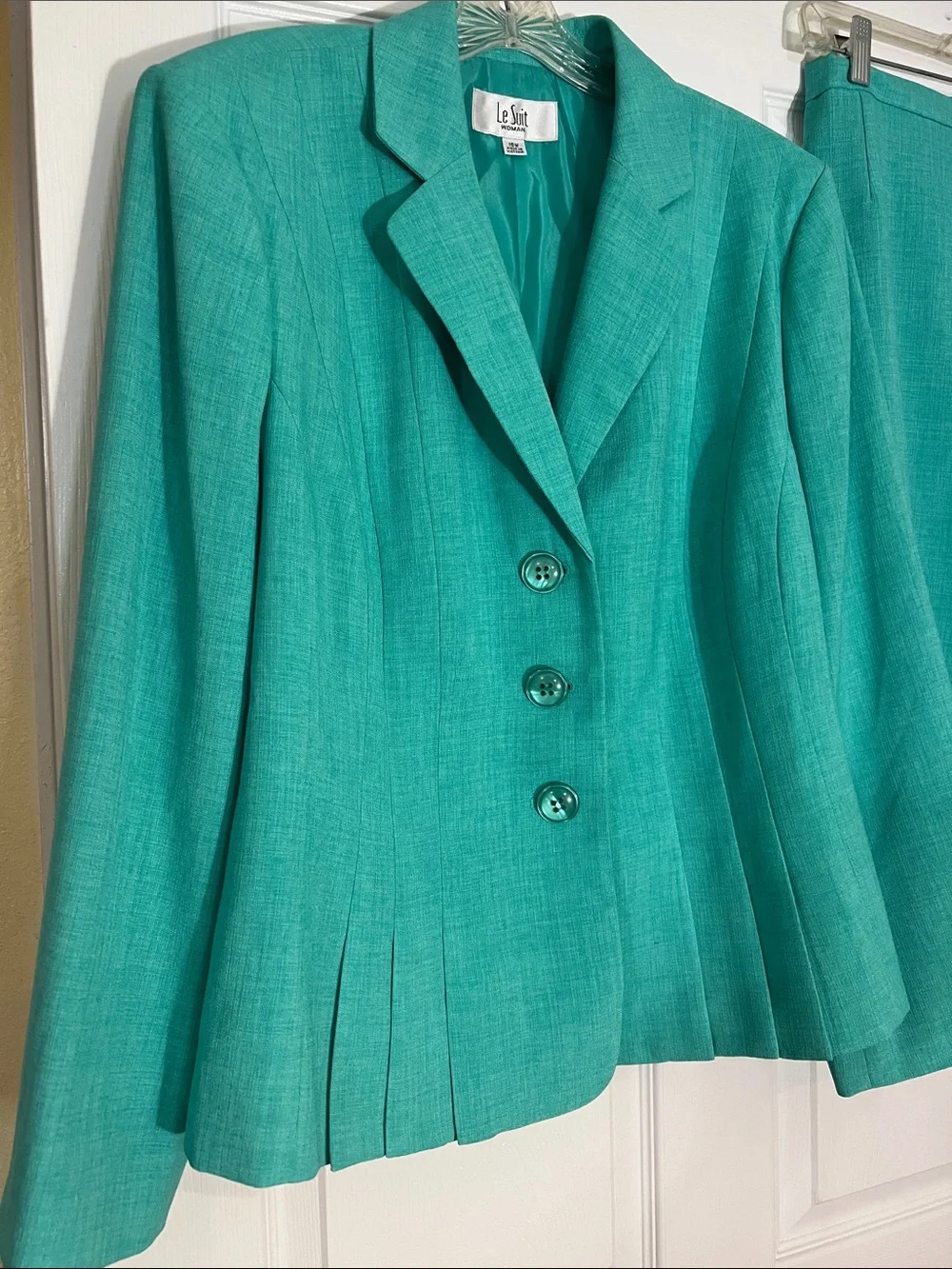 Le Suit Vibrant Teal Womens Two-Piece Skirt Suit - Picture 2 of 4